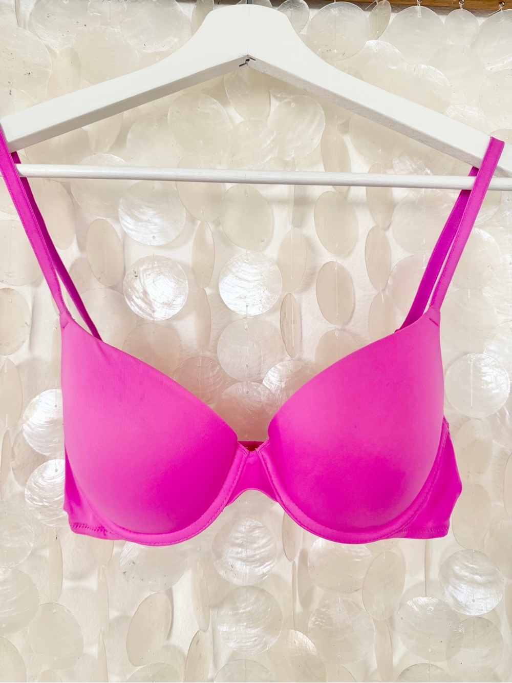 PINK Victoria's Secret Hot Pink Push-Up Underwire Bra 32C EUC!